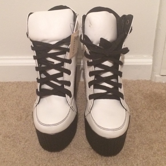 Forever 21 Shoes Forever 2 Platform Sneakers White 8 New