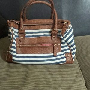 Rrduced!!  Aldo purse! Perfect for spring!