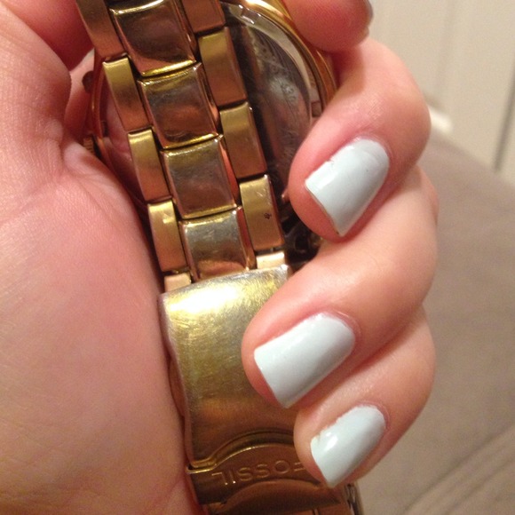 GOLD FOSSIL WATCH - Picture 2 of 2