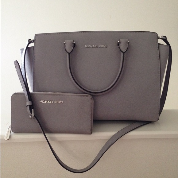 ✨SOLD locally✨Auth Michael Kors Selma & Wallet