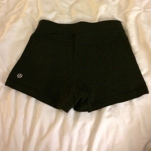 Lululemon Boogie Shorts- short waistband!