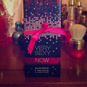 VS Very Sexy Now perfume