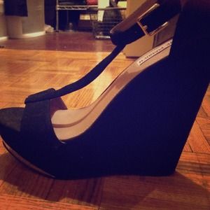 Gold toe suede wedges