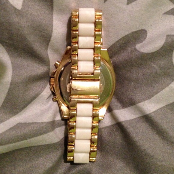 Watch✨ - Picture 4 of 4