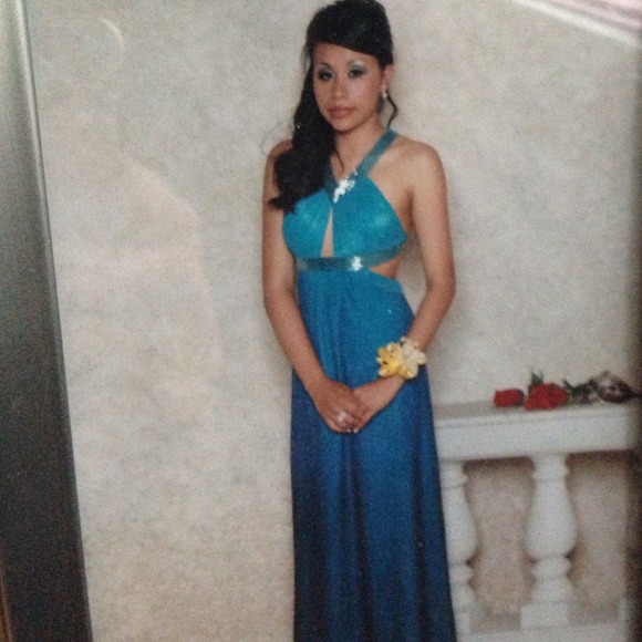 Dress - Picture 4 of 4