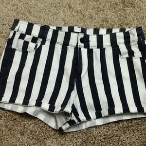 Forever 21 black and white stripped shorts