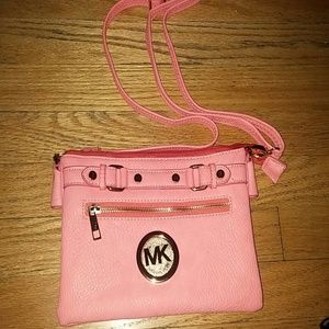 💢💢SOLD💢💢ute purse