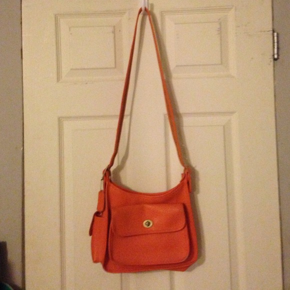 👜 Orange Shoulder bag