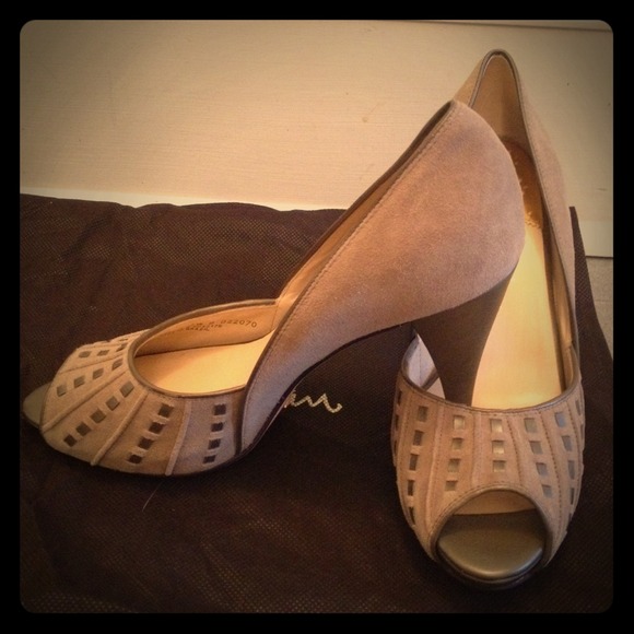 Cole Haan air nike pump 6 inch