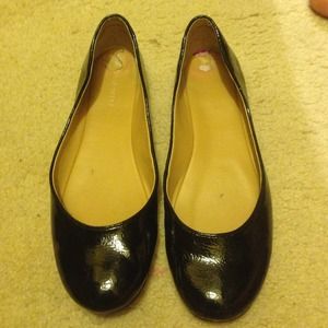 Nine West glossy black flats