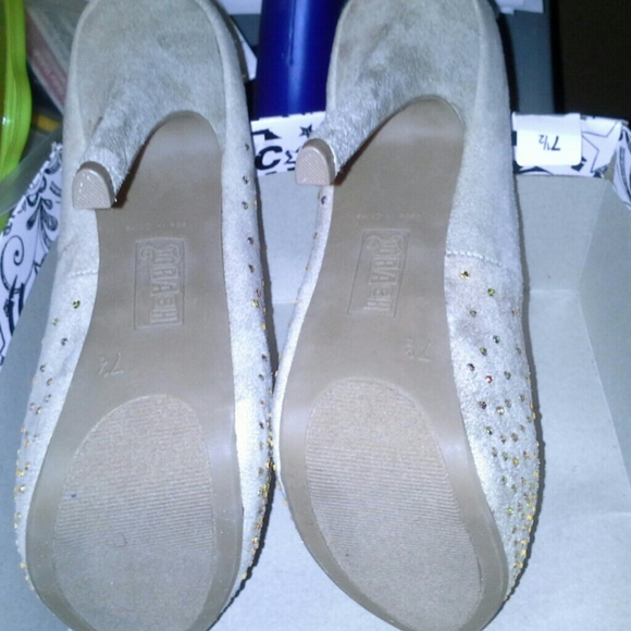 Brash rhinestone heels - Picture 2 of 3