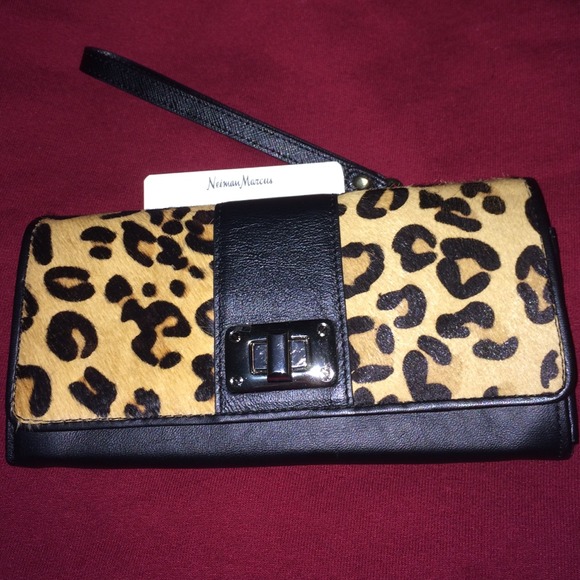 neiman marcus Clutches & Wallets - Wallet