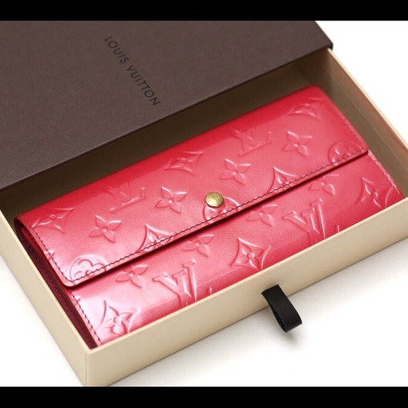 Louis Vuitton Framboise Vernis Sarah Wallet