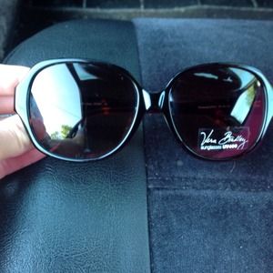 VERA BRADLEY SUNGLASSES