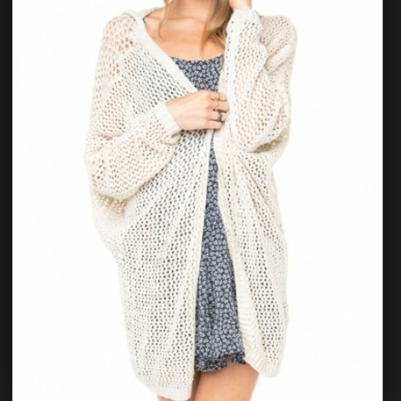 Brandy Melville Sweaters - 📦 Sold 📦 Brandy Melville Mosselle knit cardigan.