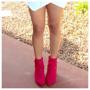 💋Red Booties (Never Worn!!!)