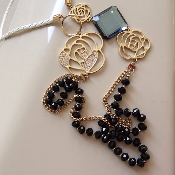 Flower necklace