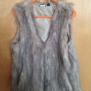 ❤️NWOT soft faux fur vest❤️