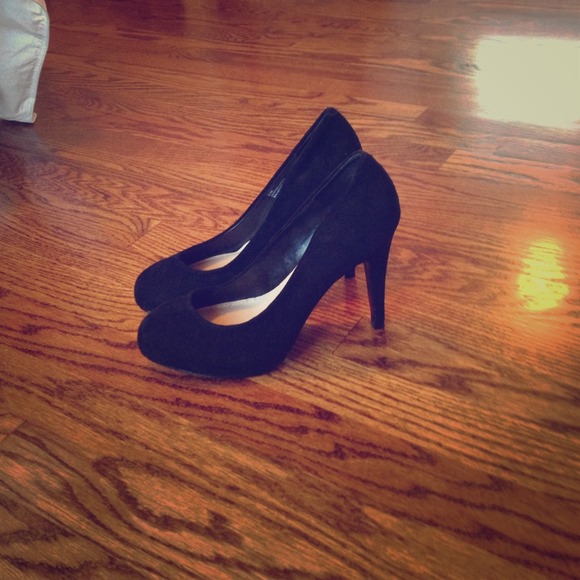 Steve Madden black pump