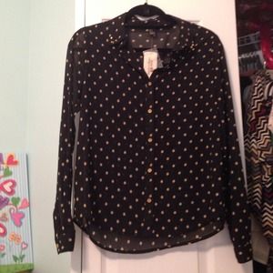 Black with gold polka dot shirt!