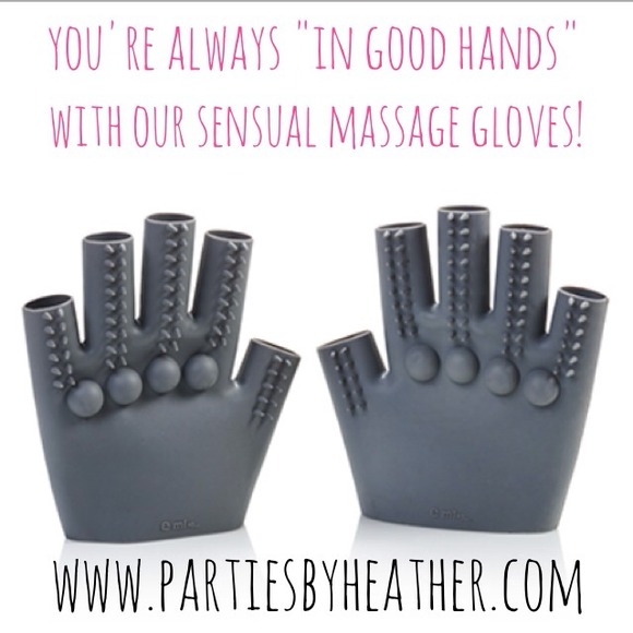 REVERSIBLE Massage Gloves!