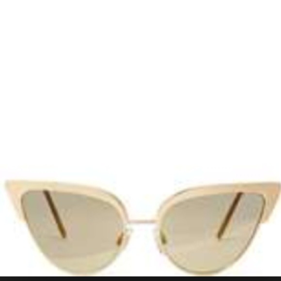 ❌SOLD ON EBAY❌Nasty Gal x Quay sunglasses
