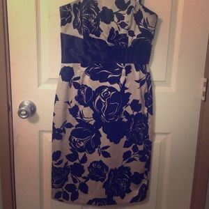 Elegant Beige w/black Roses