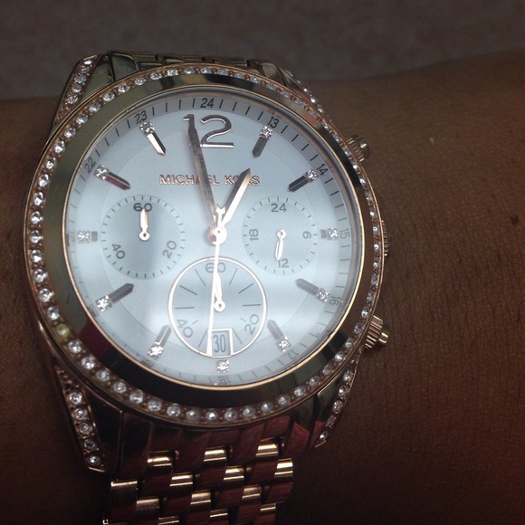 Micheal Kors Watch - Picture 1 of 2