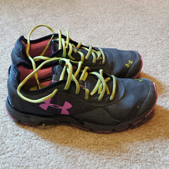 Underarmor shoes  8.5 womens