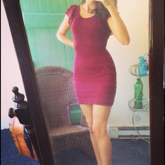 **YUMMY FORM-FITTING LITTLE NUMBER** 😍😉