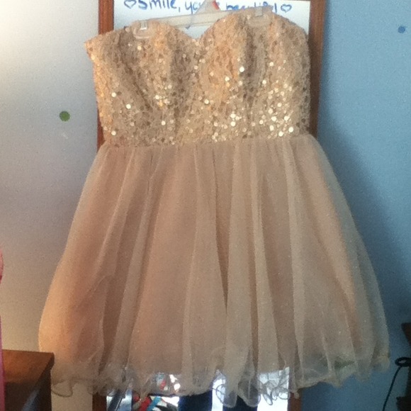 Beautiful lace up formal dress