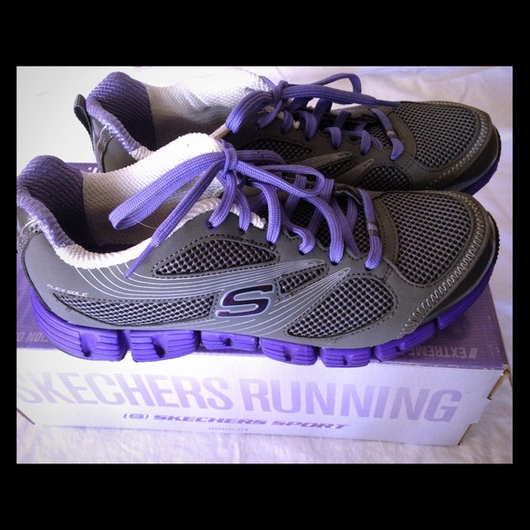 Skechers tennis shoes