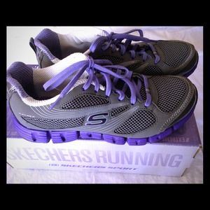 Skechers tennis shoes