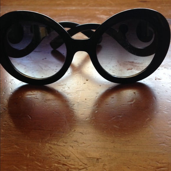 Prada inspired black round sunglasses