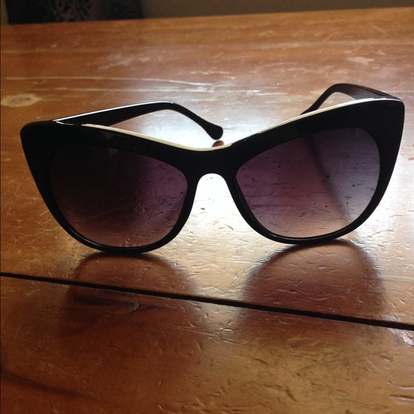 black cat eye sunglasses
