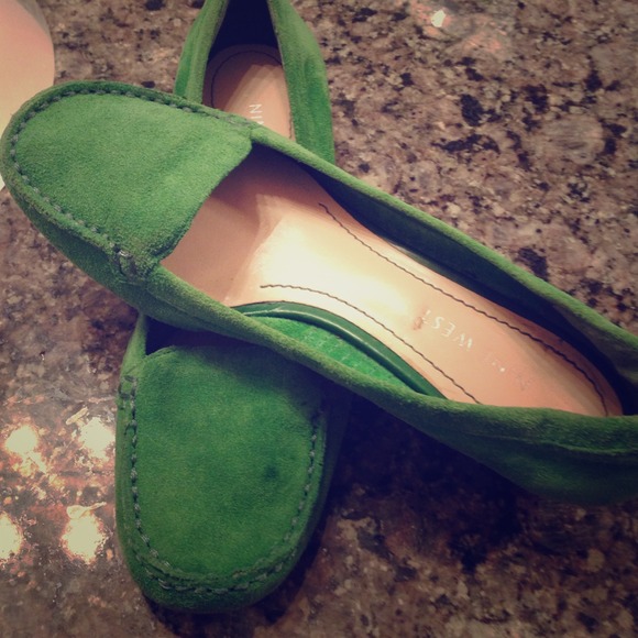 Green Nine West suede shoes