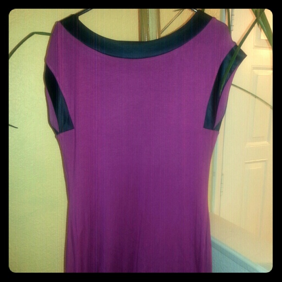 *SOLD* NWOT Fushia top