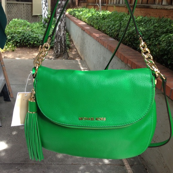 ✖Sold✖ Michael Kors Weston Medium Crossbody Green