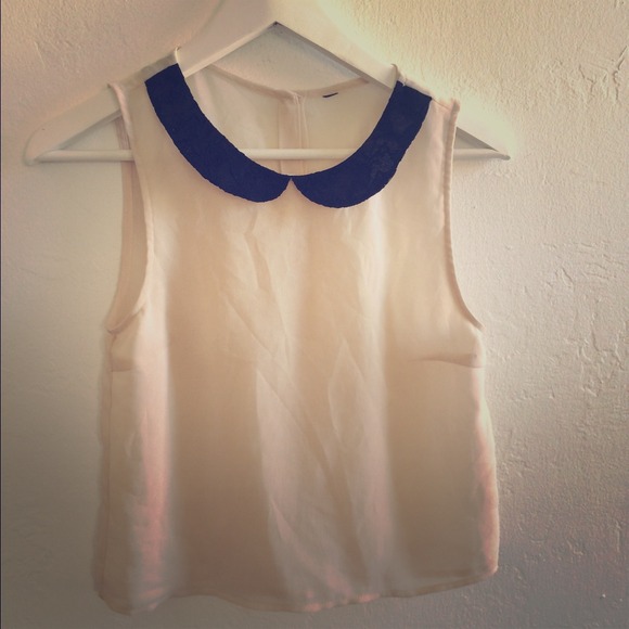 Lace peter pan collared crop top