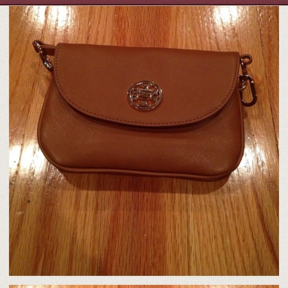 Tory Burch Handbags - Tory Burch Robinson crossbody