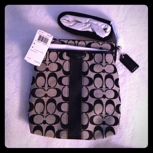 BNWT Coach Swingpack - Picture 1 of 4