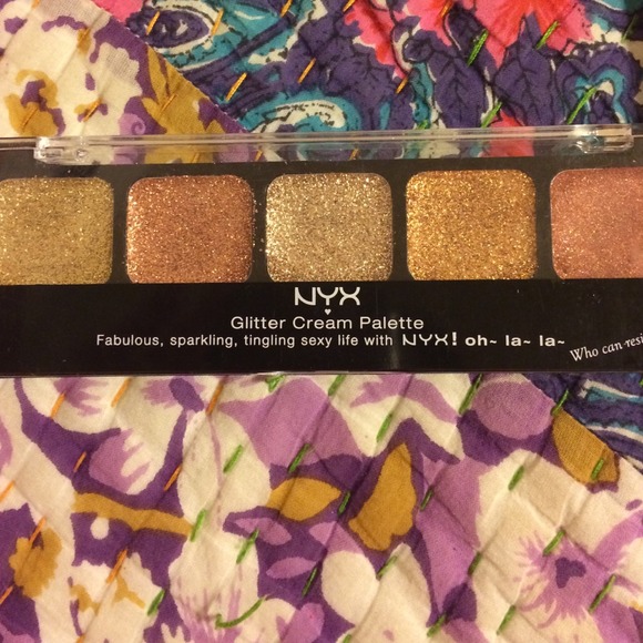 Cute makeup bundle - Picture 4 of 4
