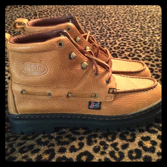 🎀JUSTIN WOMEN CHUKKA BOOTS🎀