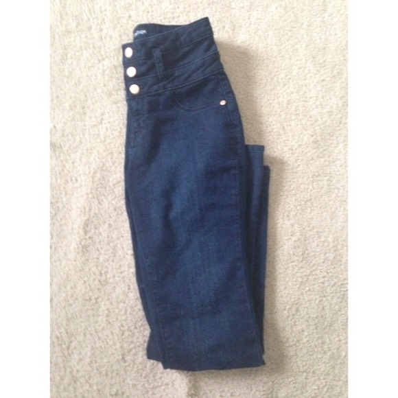 Sold in bundle - Picture 2 of 2