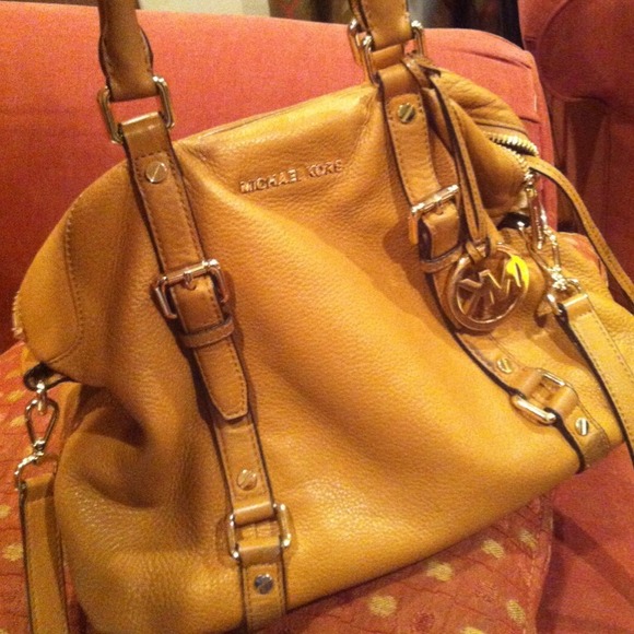 SOLD😊😊😊 - Picture 2 of 4