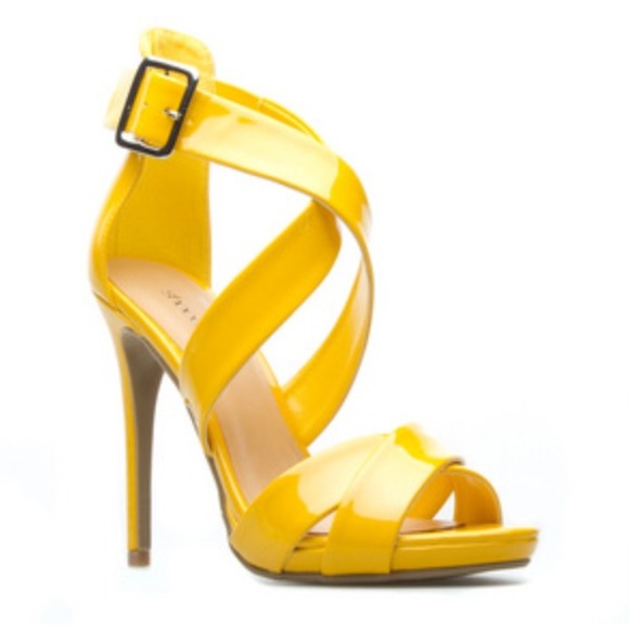 🌟BRAND NEW🌟Kela -💛Yellow Sandals💛 (ShoeDazzle) - Picture 3 of 4