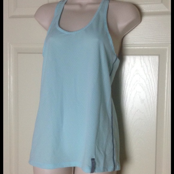 💪 UA racer back tank 💪BNWOT