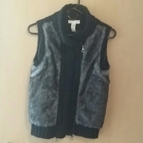 Beautiful sweater vest!!