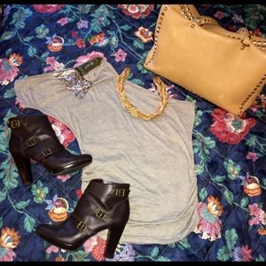 ️️bundled⚠️One sleeve strectchy shirt, army styled