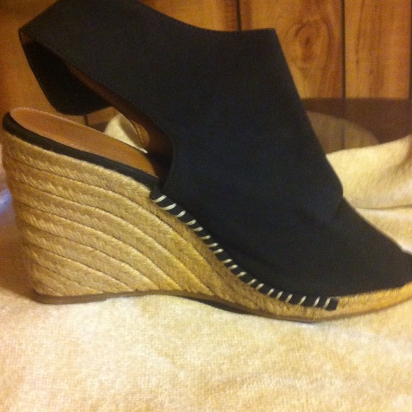 Kelsi Dagger sandal